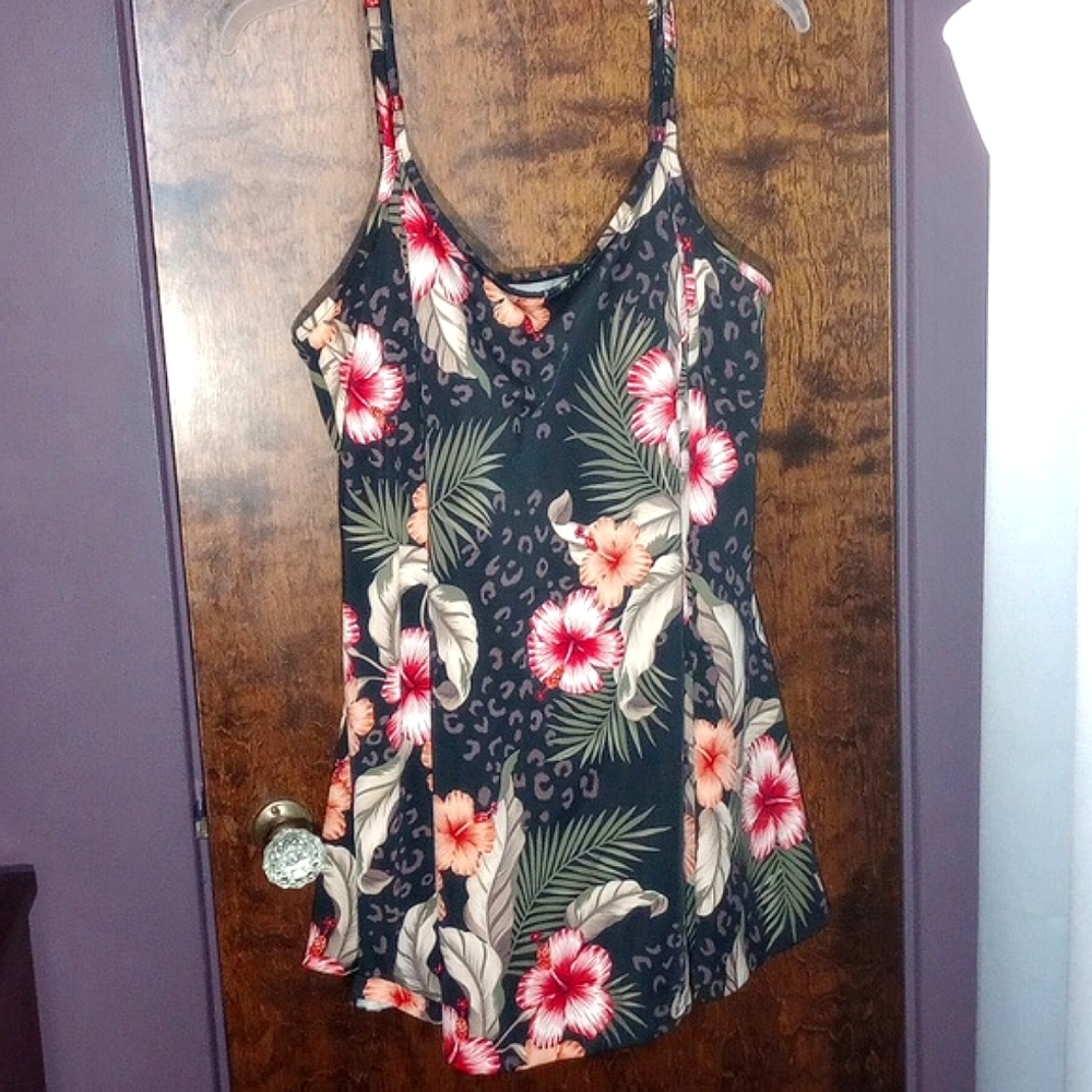 It Figures! Plus Size Leopard Print Floral Swim Dress Suit Size 26w EUC